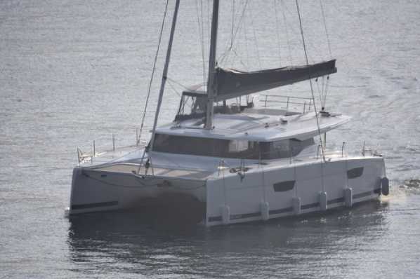 25 March 2020 - 08-19-03 
A rather nice cat crept into town.
It's a Saona 47 made by Fountaine Pajot, called Aila.
------------
Fountaine Pajot, Saona 47 catamaran Aila